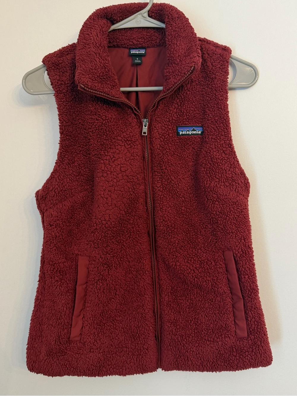 Patagonia Los Gatos Women's Fleece Vest in Deep Burgundy size small